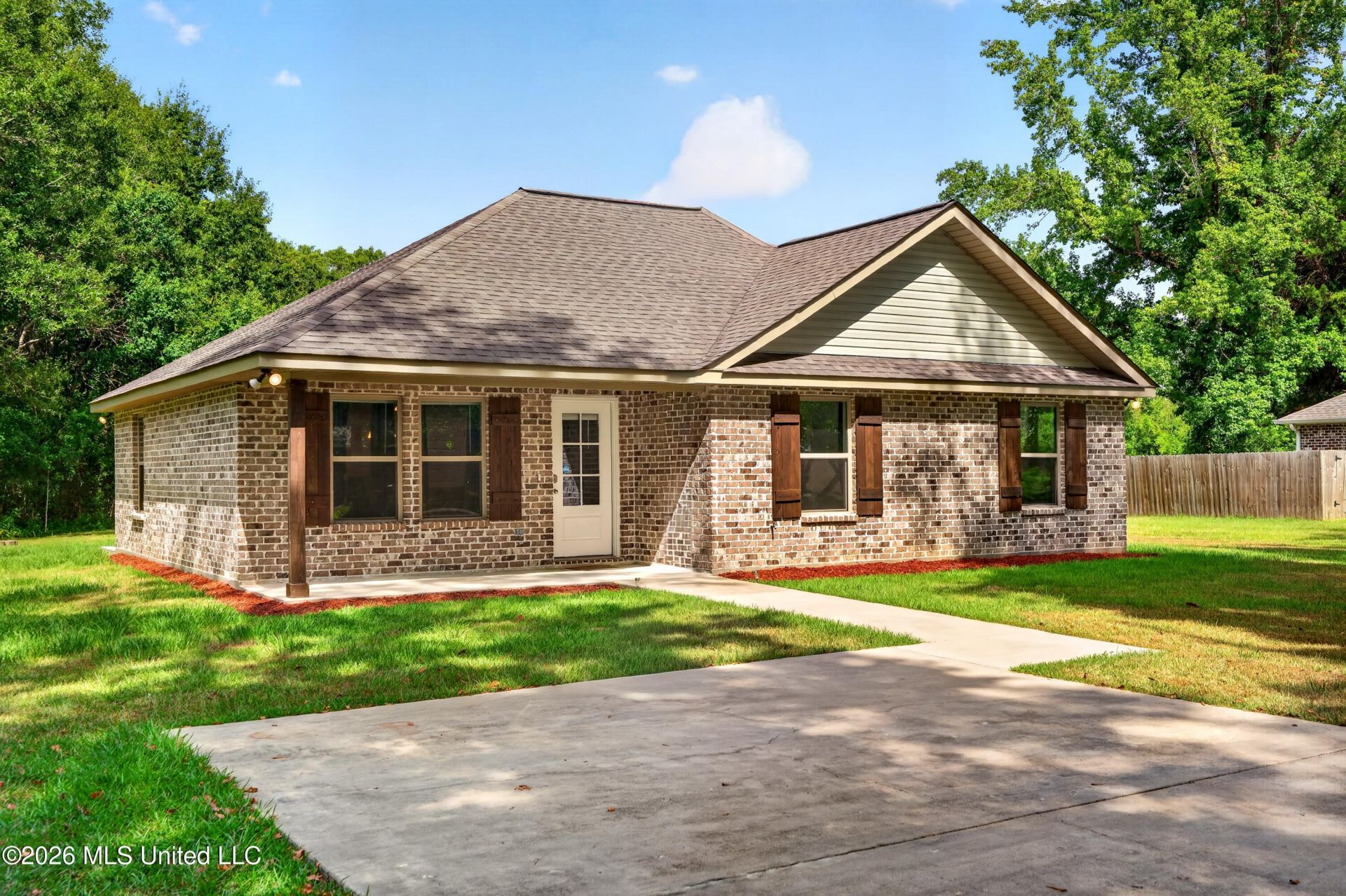 916 Central Avenue, Picayune, MS 39466 Main Photo
