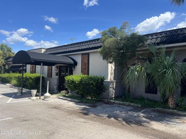 195 N Porter Avenue, Biloxi, MS 39530