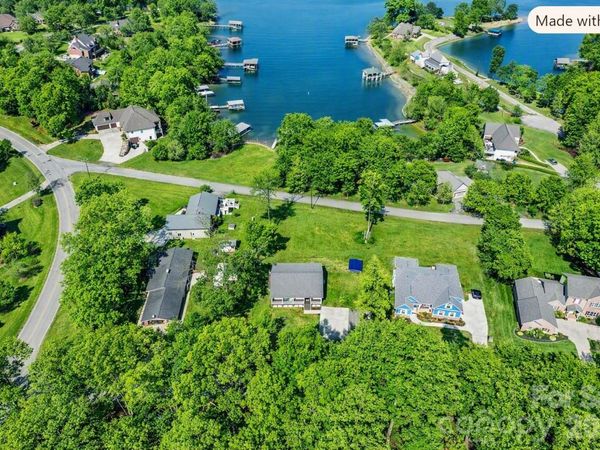 9464 Riviera Drive , Sherrills Ford, NC 28673