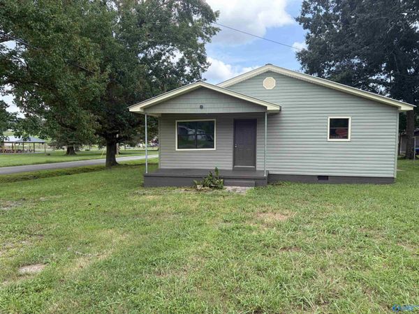 904 Aldhouse Avenue, Bridgeport, AL 35740