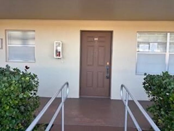 7300 NW 4th Place, Unit 105, Margate, FL 33063