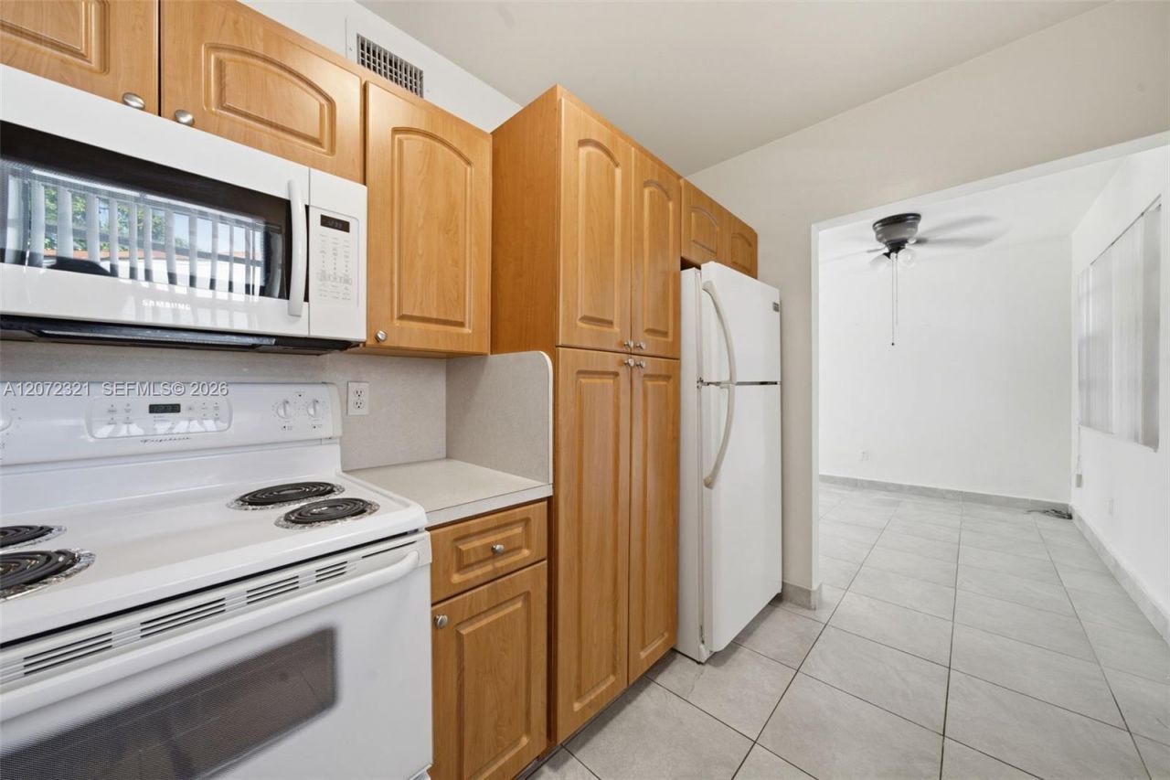 9300 NW 32nd Ct , Unit 9300, Miami, FL 33147 Photo