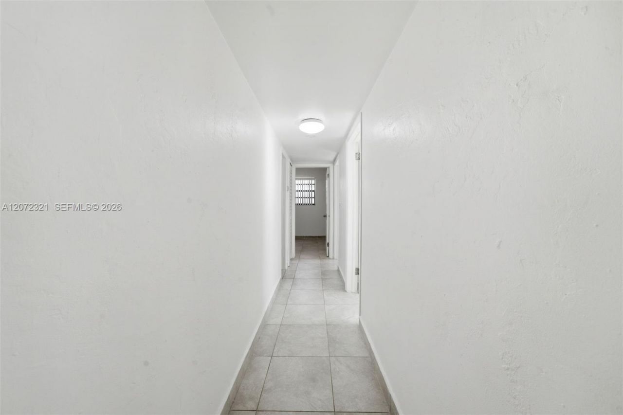 9300 NW 32nd Ct , Unit 9300, Miami, FL 33147 Photo