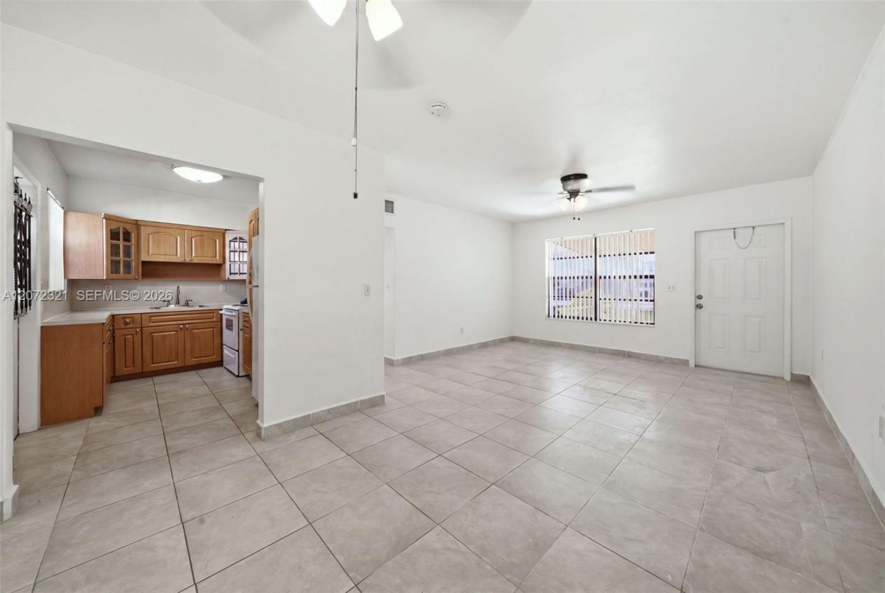 9300 NW 32nd Ct , Unit 9300, Miami, FL 33147 Photo