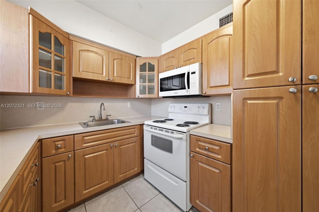 9300 NW 32nd Ct , Unit 9300, Miami, FL 33147 Photo