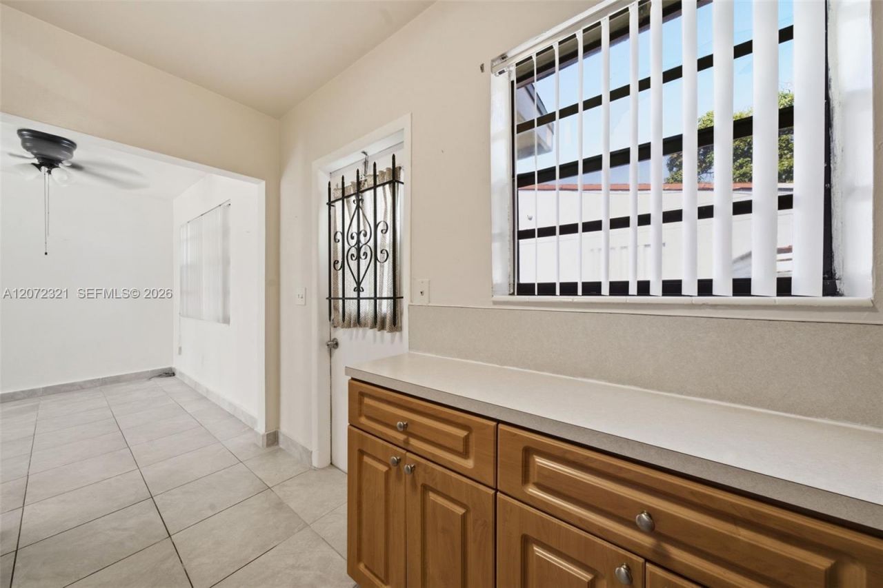 9300 NW 32nd Ct , Unit 9300, Miami, FL 33147 Photo