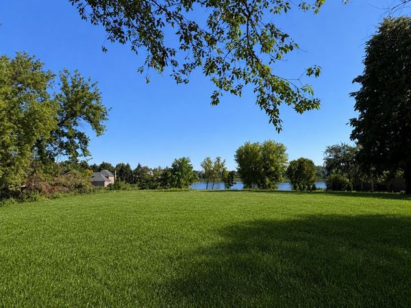 6878 September Boulevard, Long Grove, IL 60047