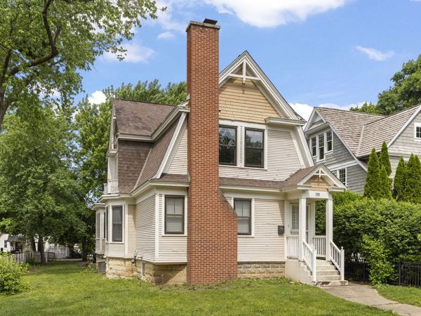 119 S Ellsworth Street , Naperville, IL 60540