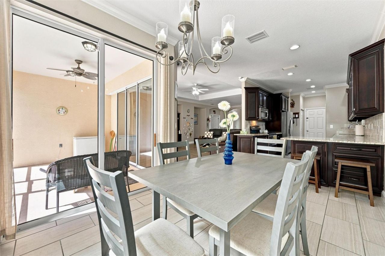 7707 33rd Street E, Sarasota, FL 34243 Photo