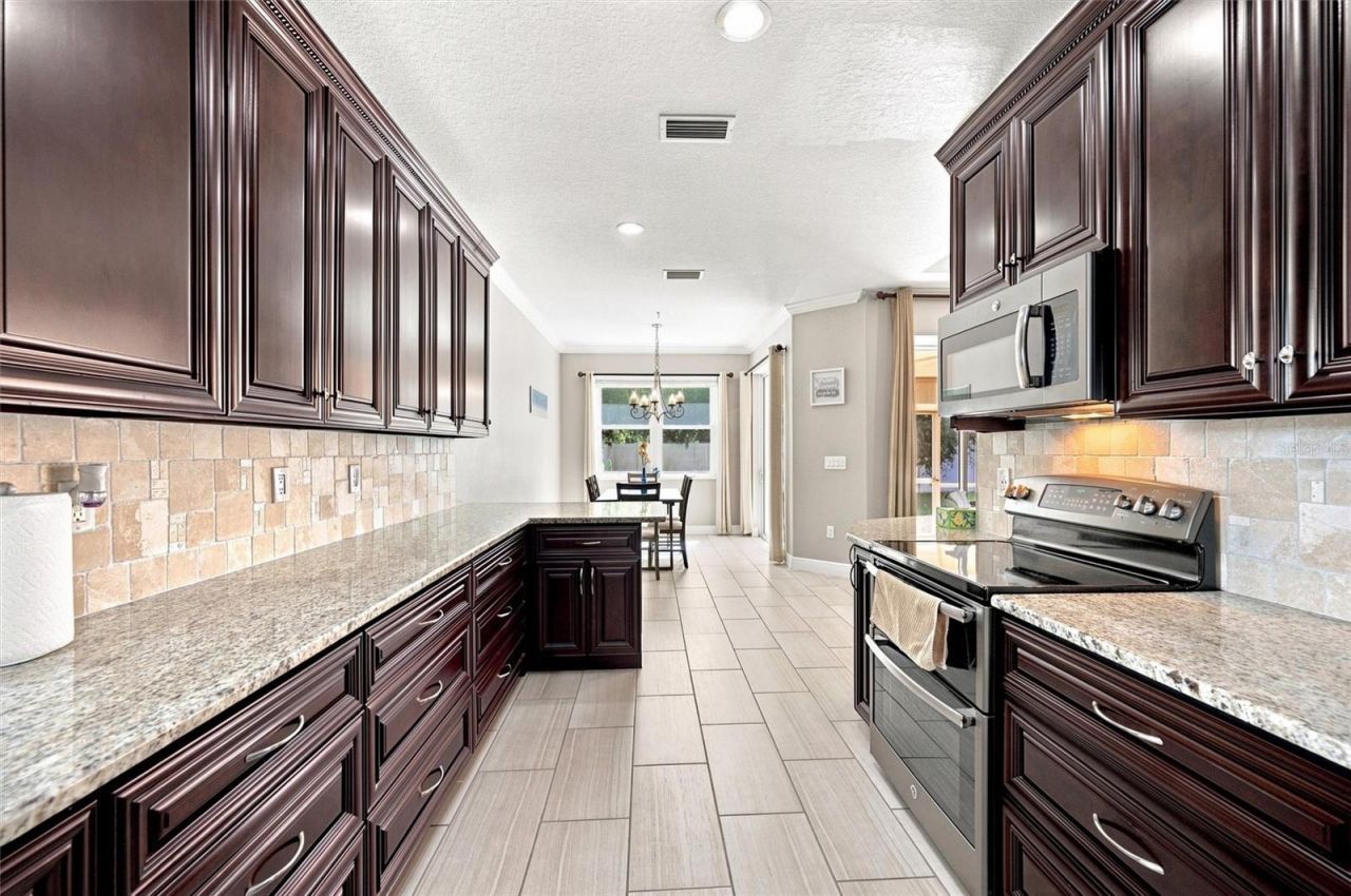 7707 33rd Street E, Sarasota, FL 34243 Photo