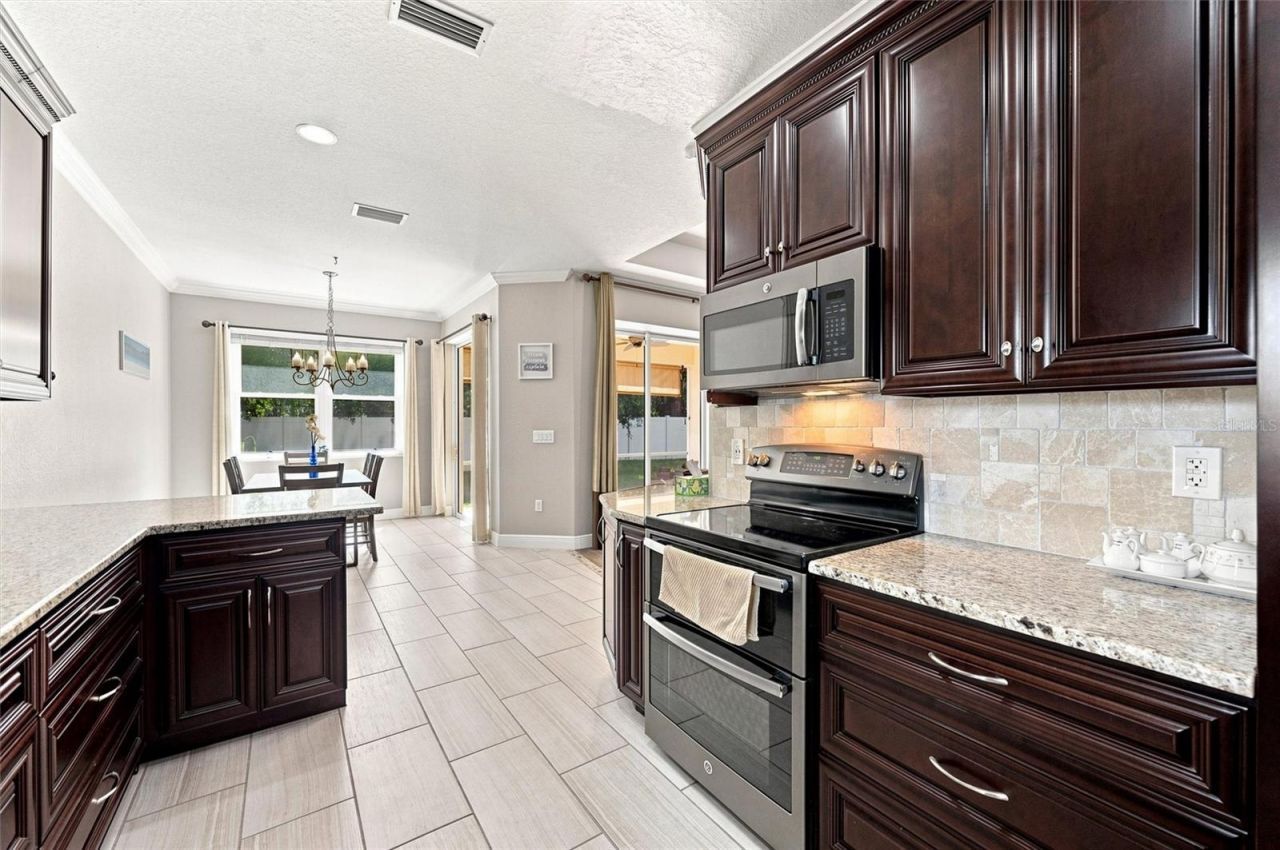 7707 33rd Street E, Sarasota, FL 34243 Photo