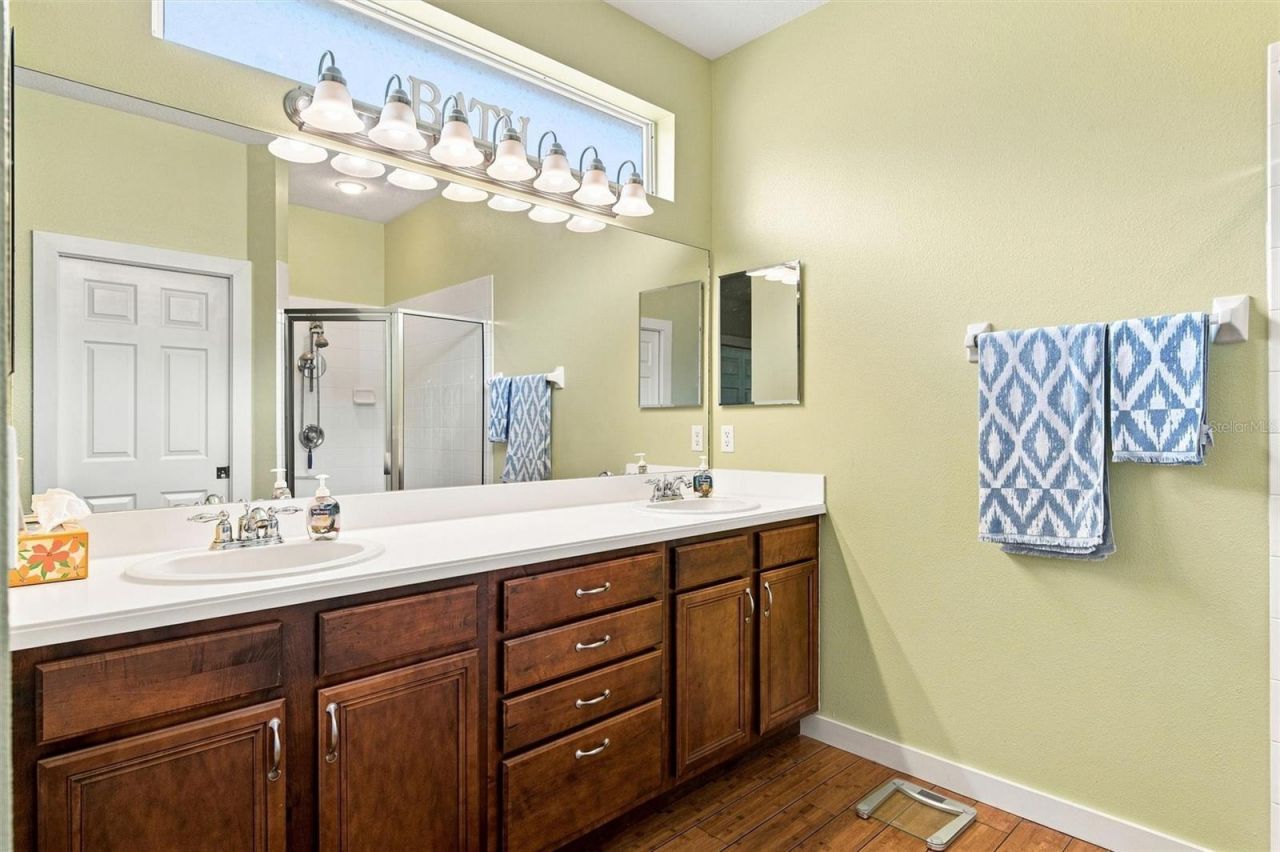 7707 33rd Street E, Sarasota, FL 34243 Photo