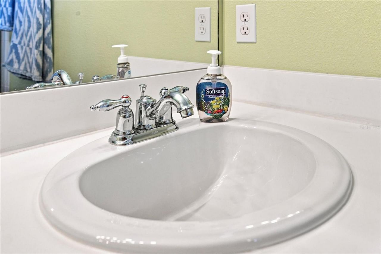 7707 33rd Street E, Sarasota, FL 34243 Photo