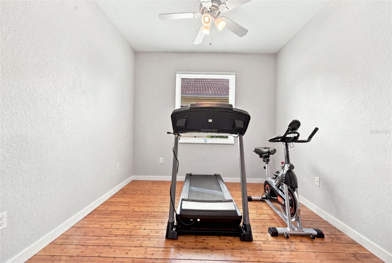 7707 33rd Street E, Sarasota, FL 34243 Photo