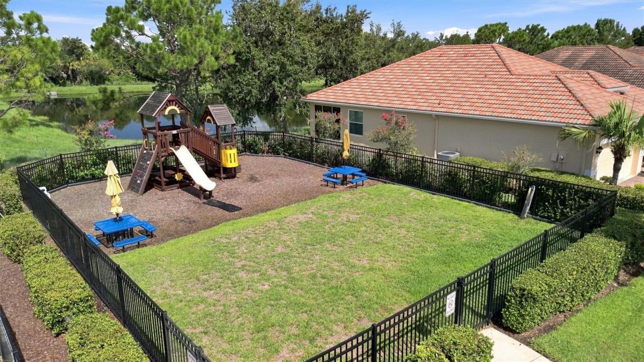 7707 33rd Street E, Sarasota, FL 34243 Photo