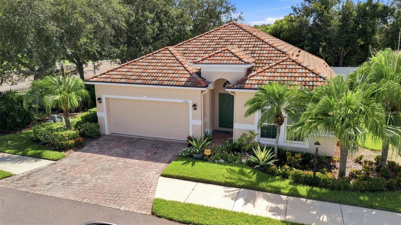 7707 33rd Street E, Sarasota, FL 34243 Photo