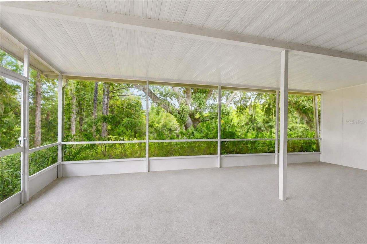 6026 Sandhill Ridge Drive, Lithia, FL 33547 Photo