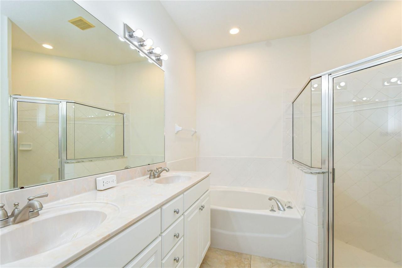 6026 Sandhill Ridge Drive, Lithia, FL 33547 Photo