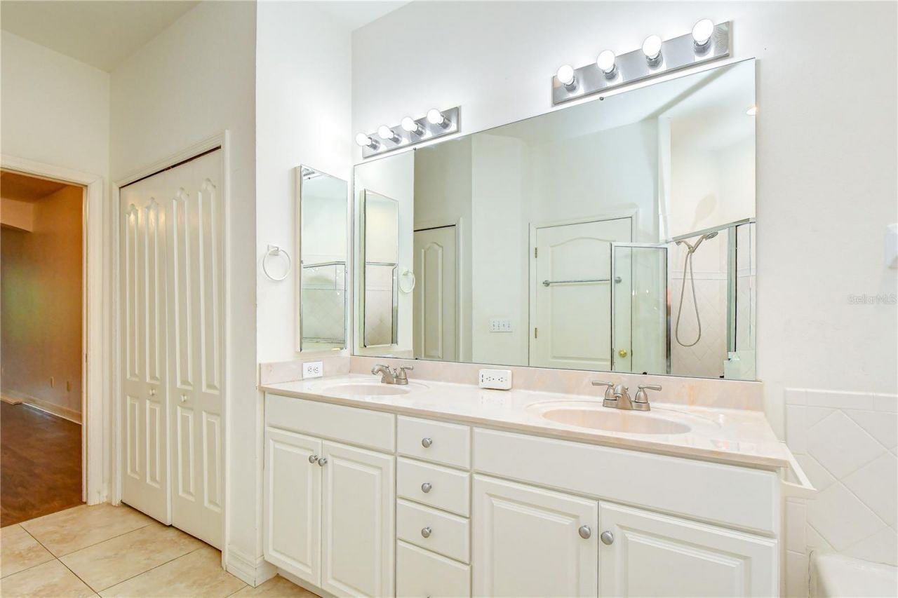 6026 Sandhill Ridge Drive, Lithia, FL 33547 Photo