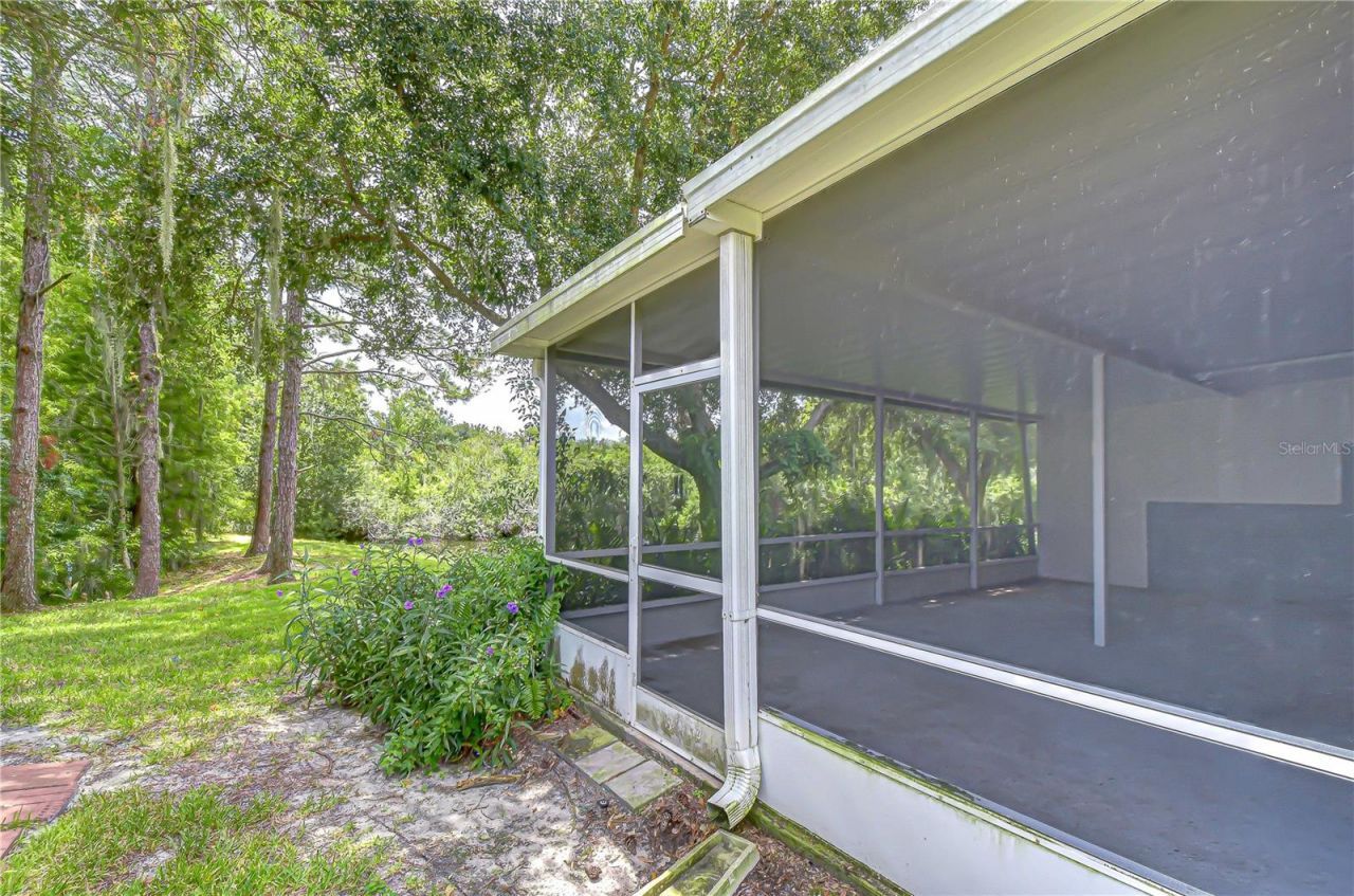 6026 Sandhill Ridge Drive, Lithia, FL 33547 Photo