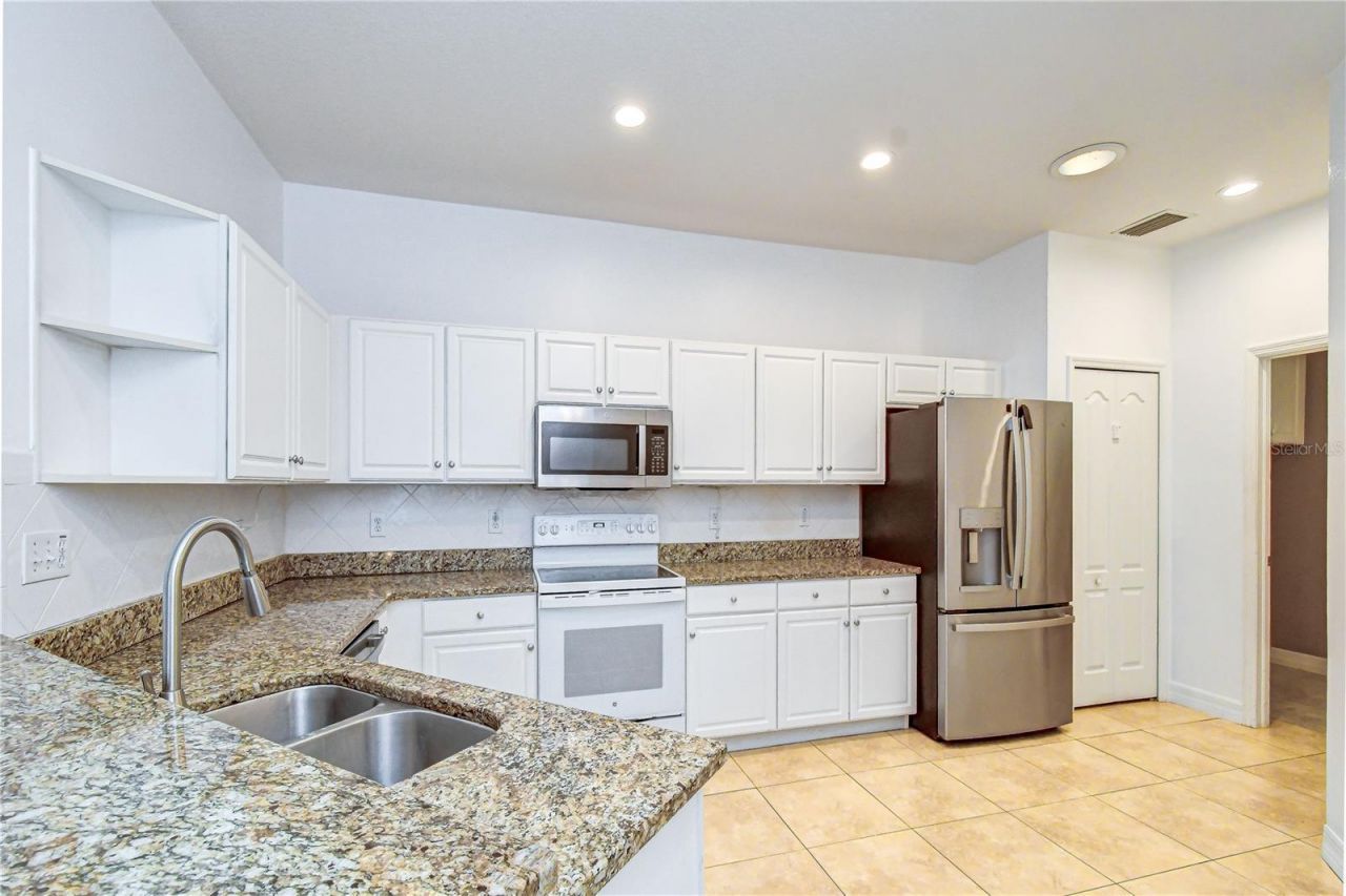 6026 Sandhill Ridge Drive, Lithia, FL 33547 Photo
