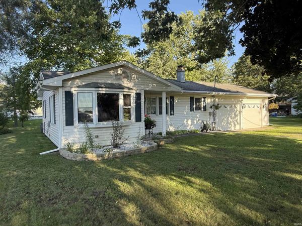 504 N Main Street, Topeka, IN 46571