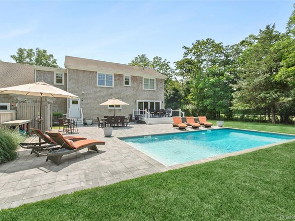 134 Montauk Highway , Westhampton, NY 11977