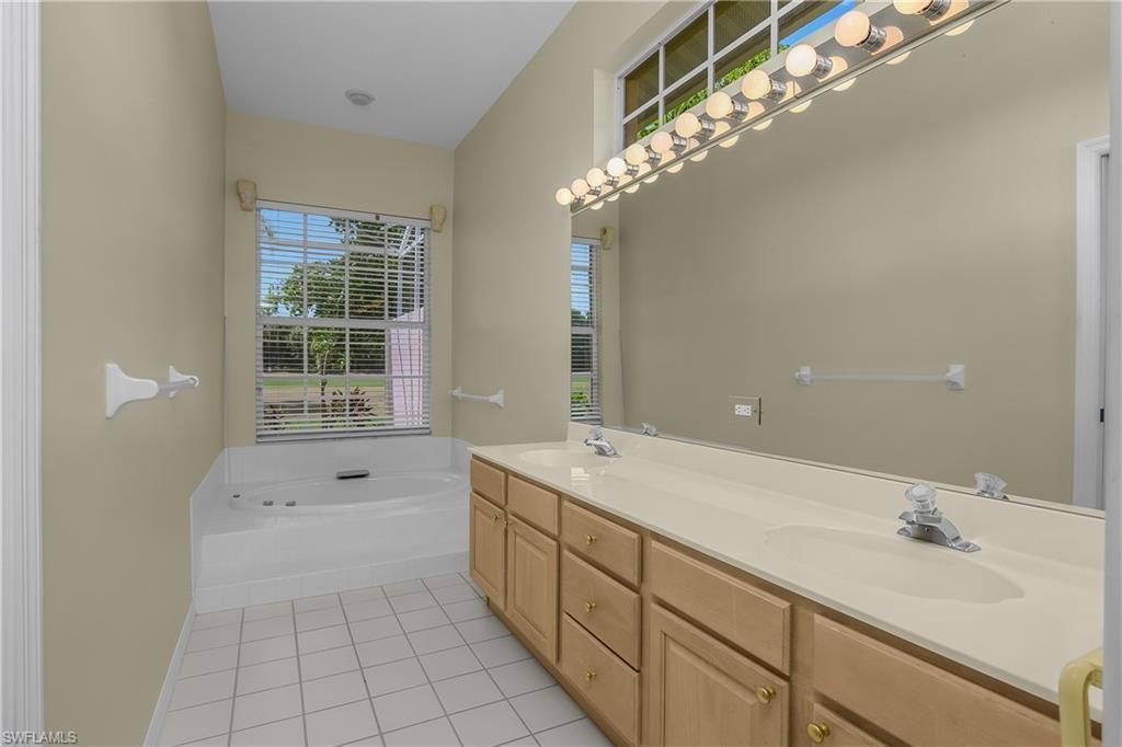 13550 Southampton Dr, Bonita Springs, FL 34135 Photo