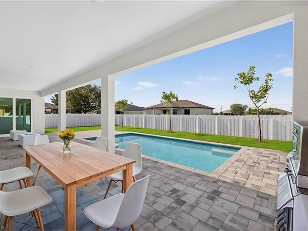 1011 NW 9th ST , CAPE CORAL, FL 33993