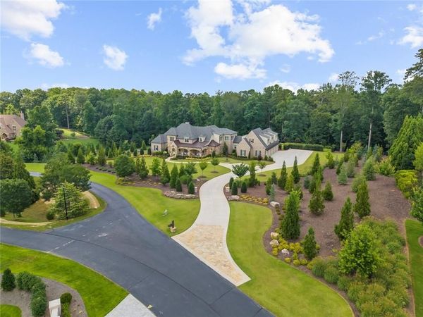 570 Lost River Bnd , Milton, GA 30004