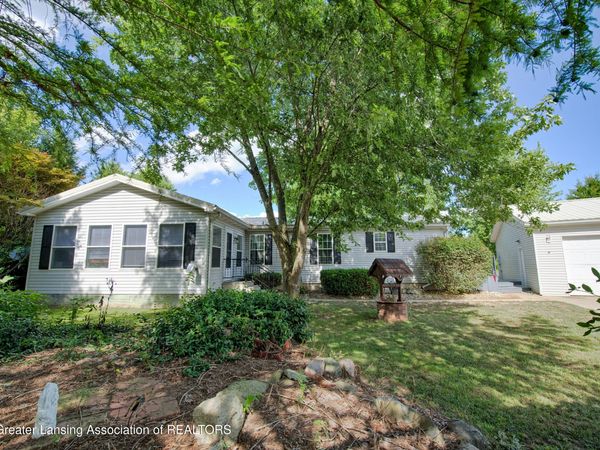 4065 S Lyons Road, Lyons, MI 48851