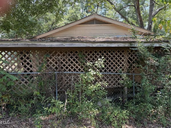 735 Seminole Avenue, Grenada, MS 38901