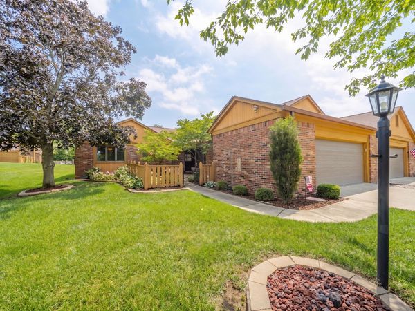 136 College Parkway , Anderson, IN 46012