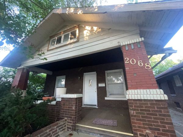 2068 S 05th Street , Springfield, IL 62702