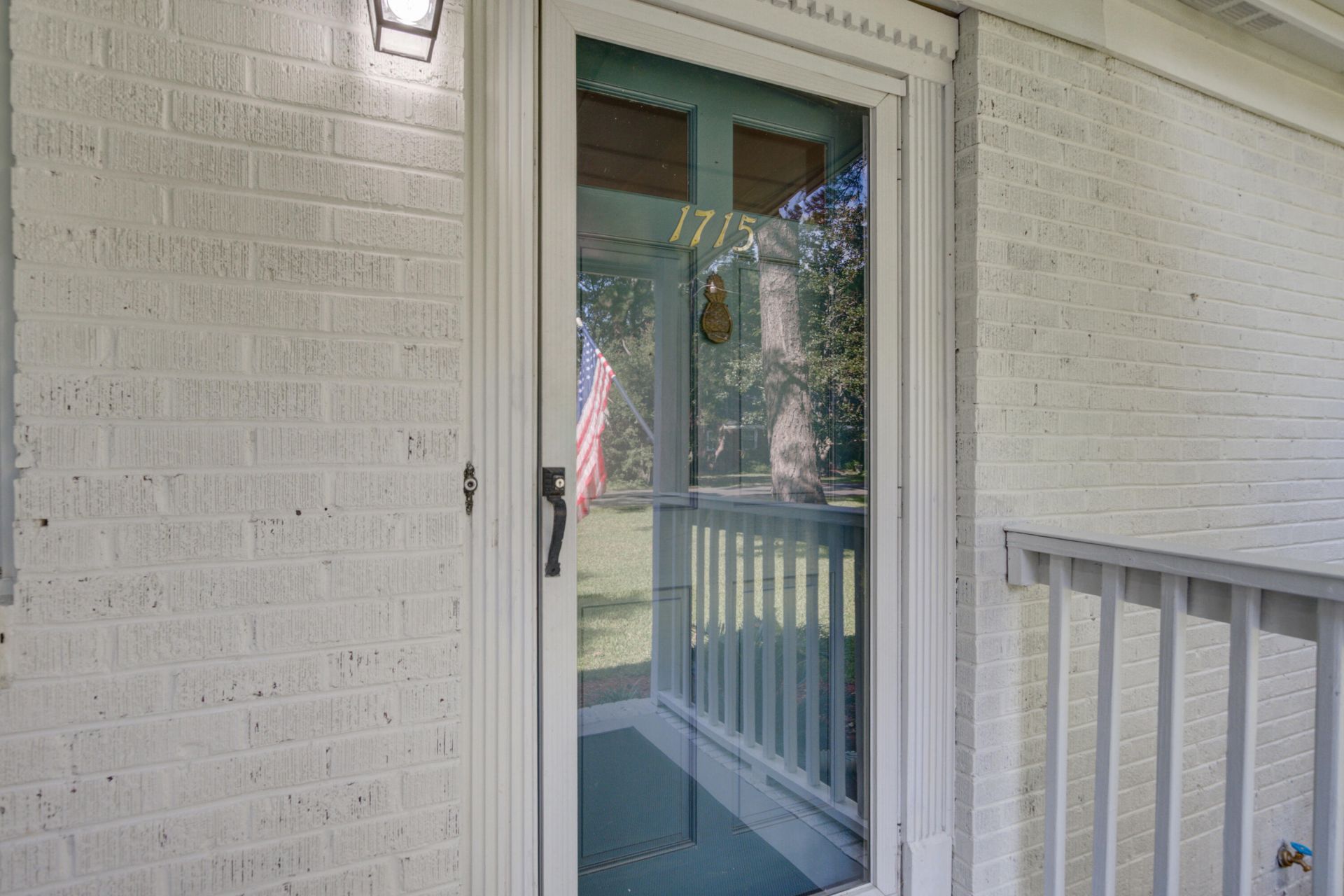 1715 Houghton Drive Photo 4