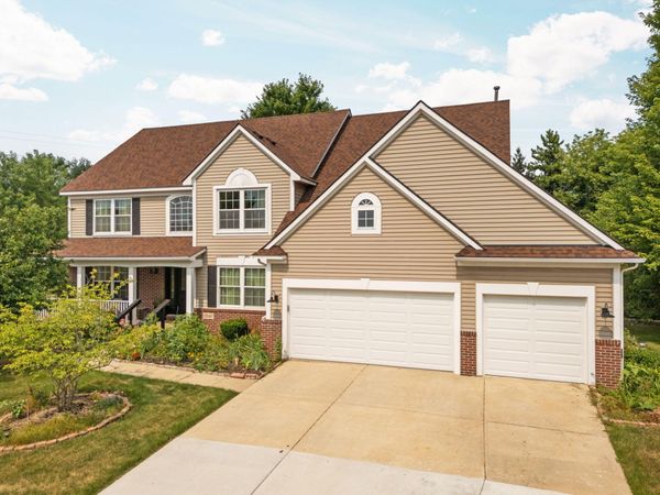 2240 Indian Creek Circle, Ann Arbor, MI 48105