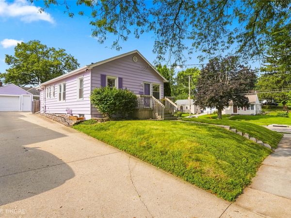 1320 Pleasant View Drive, Des Moines, IA 50315