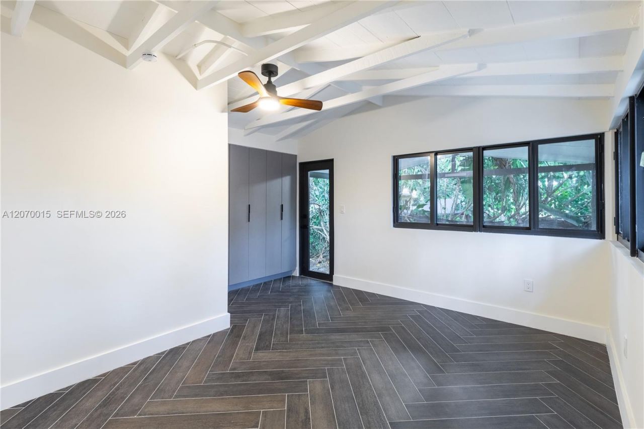 10901 NE 3rd Ave , Miami, FL 33161 Photo