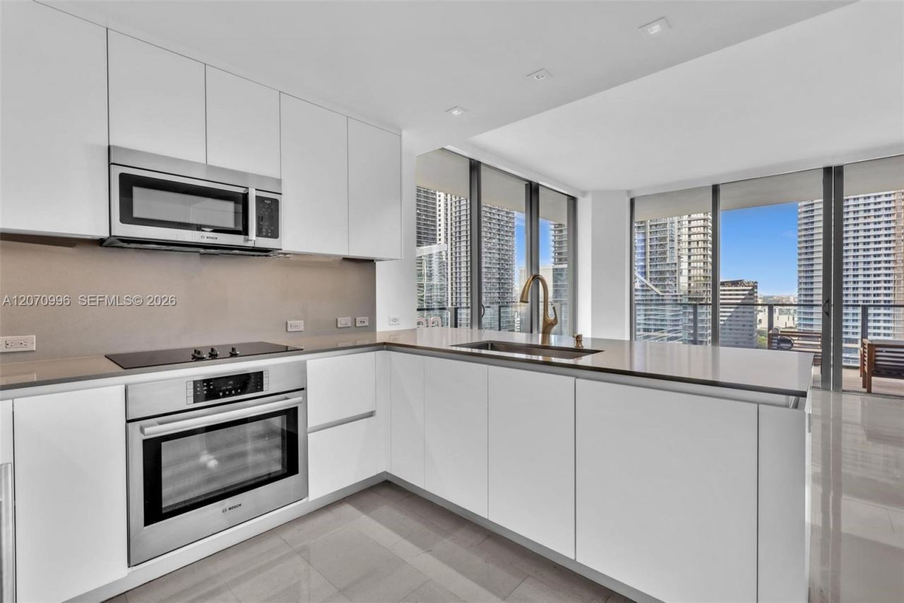 68 SE 6th St, Unit 1702, Miami, FL 33131 Photo