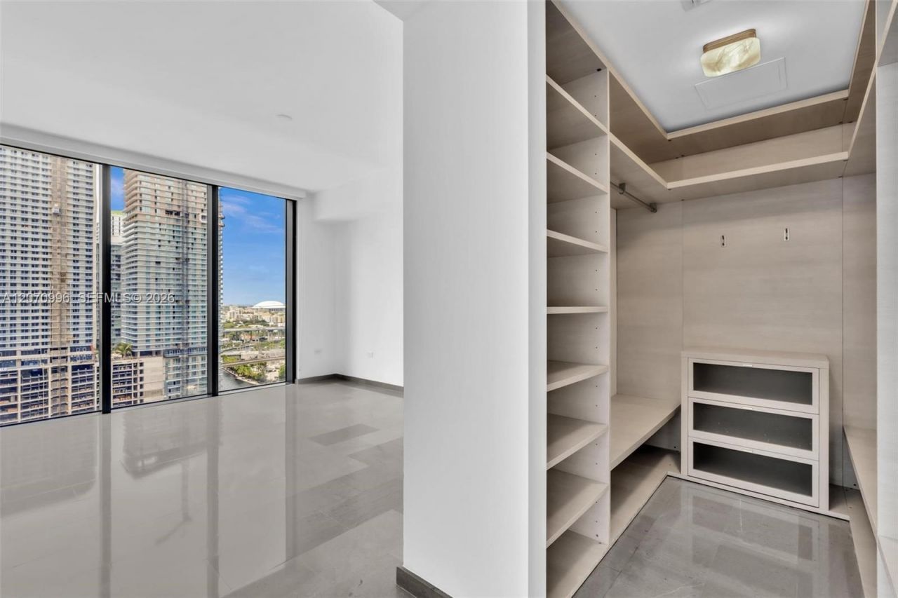 68 SE 6th St, Unit 1702, Miami, FL 33131 Photo