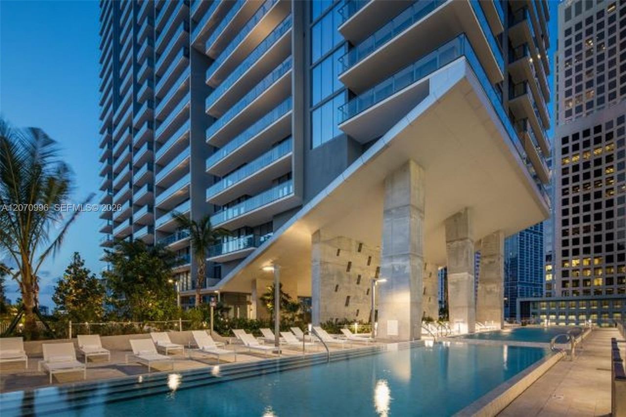 68 SE 6th St, Unit 1702, Miami, FL 33131 Photo