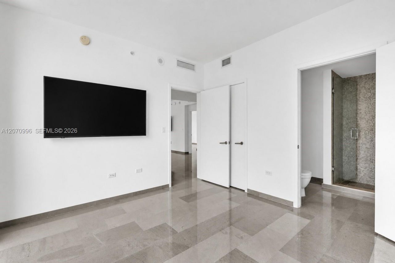 68 SE 6th St, Unit 1702, Miami, FL 33131 Photo
