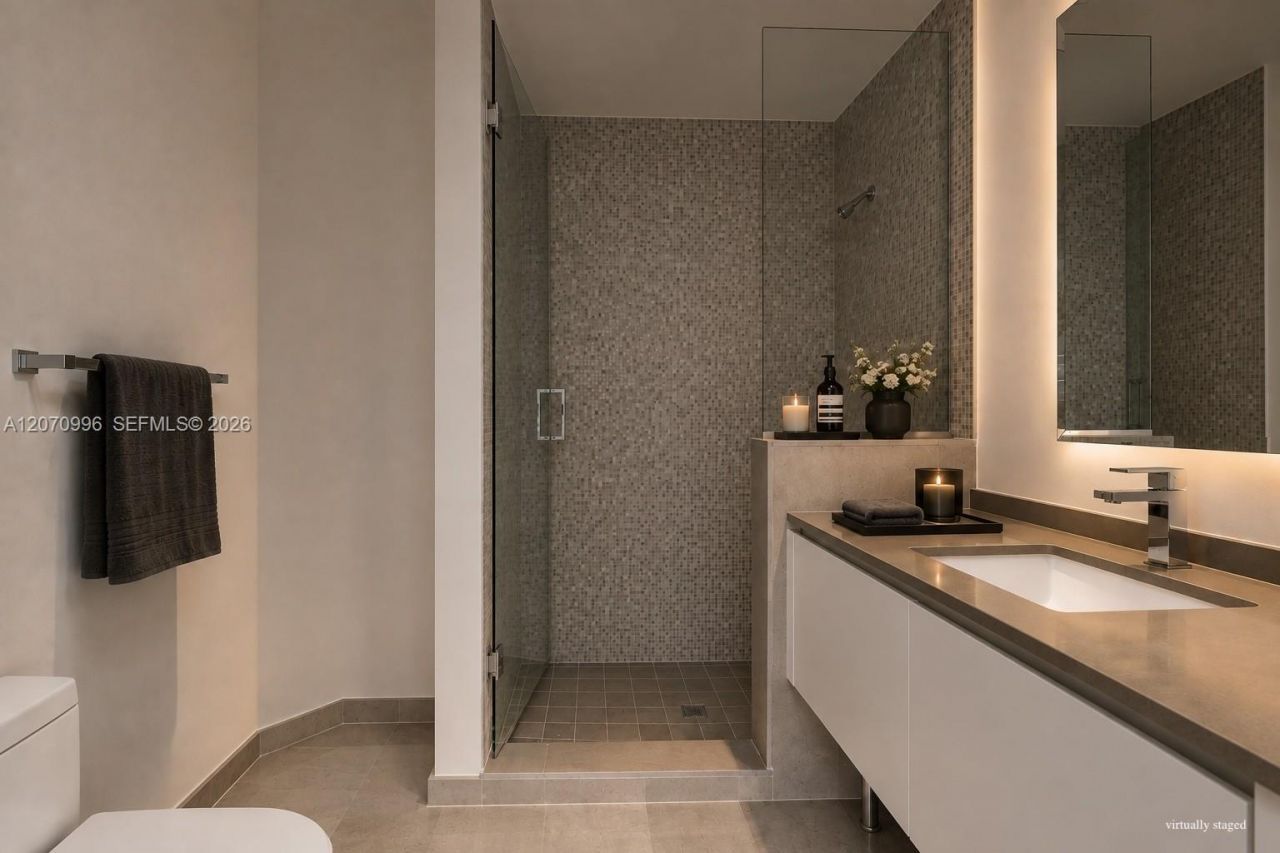 68 SE 6th St, Unit 1702, Miami, FL 33131 Photo