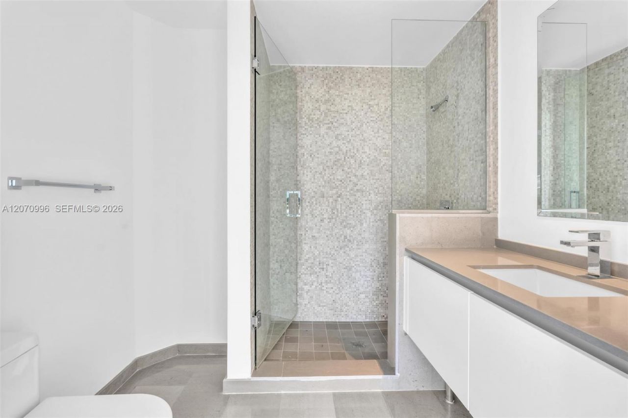 68 SE 6th St, Unit 1702, Miami, FL 33131 Photo