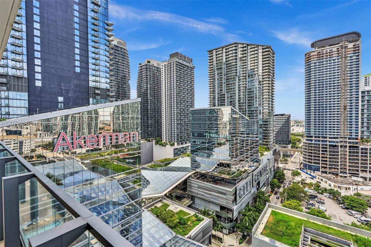 68 SE 6th St, Unit 1702, Miami, FL 33131 Photo