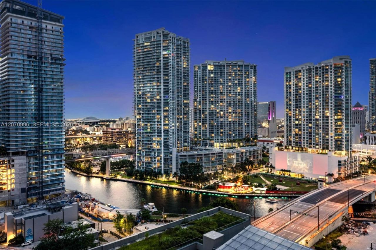 68 SE 6th St, Unit 1702, Miami, FL 33131 Photo