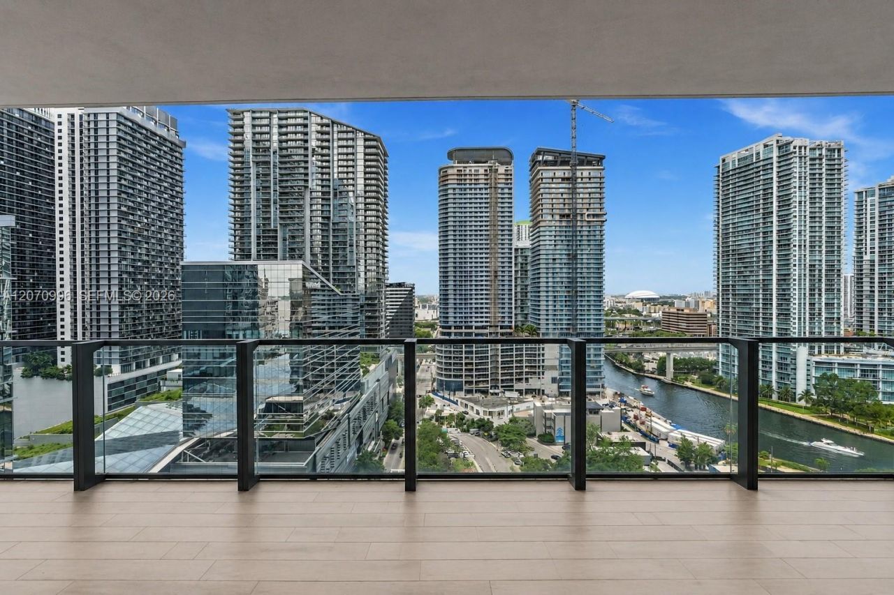 68 SE 6th St, Unit 1702, Miami, FL 33131 Photo