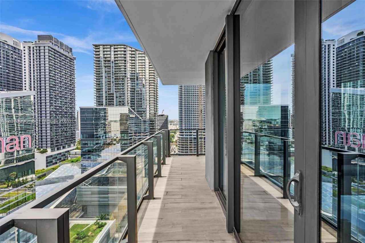 68 SE 6th St, Unit 1702, Miami, FL 33131 Photo