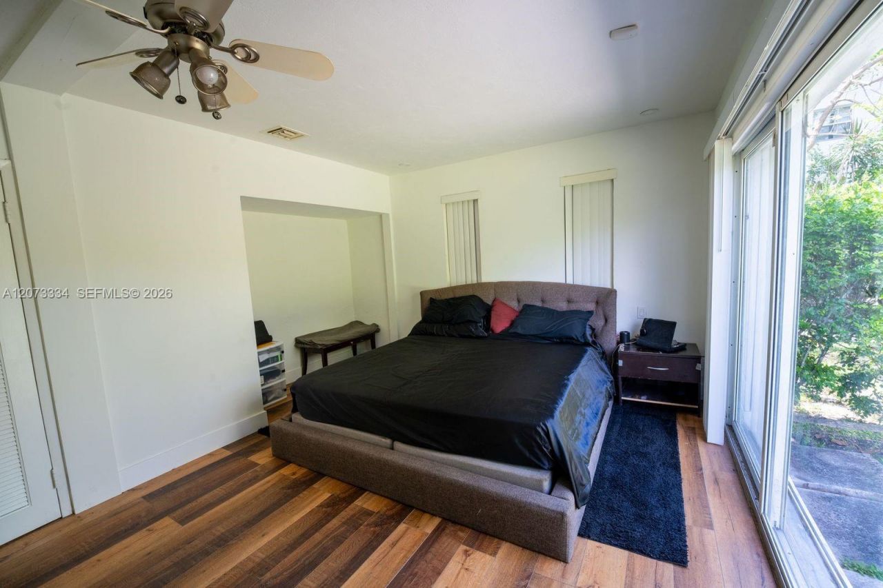 11600 NE 6th Ave , Biscayne Park, FL 33161 Photo