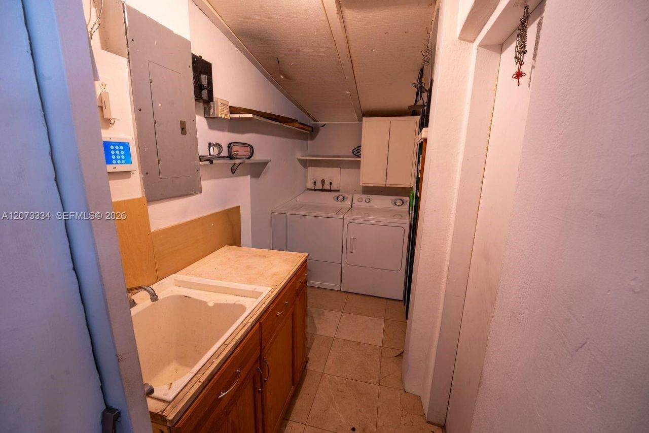 11600 NE 6th Ave , Biscayne Park, FL 33161 Photo